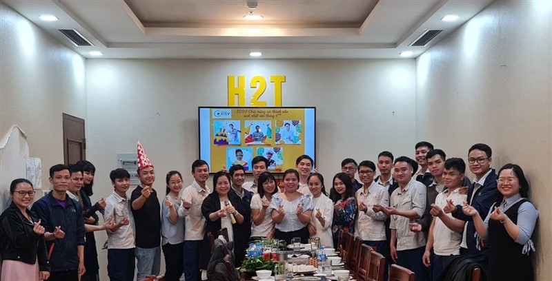 Tổ chức sinh nhật